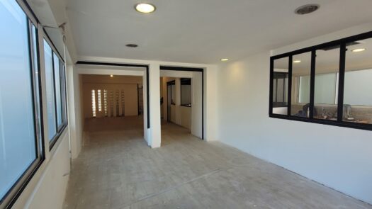 Local Commercial de 140 m²